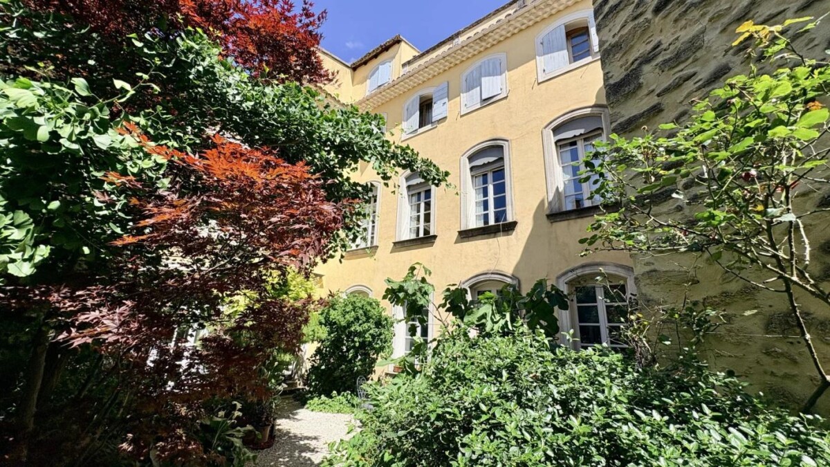 Photo 1 : Elégant Hotel particulier aux portes de Chateauneuf du Pape
