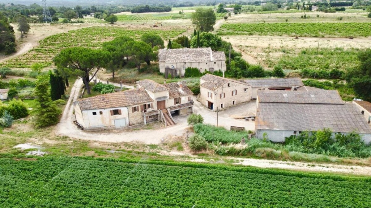 Photo 1 : Ménerbes- Bastide de 320 M2 en pleine nature