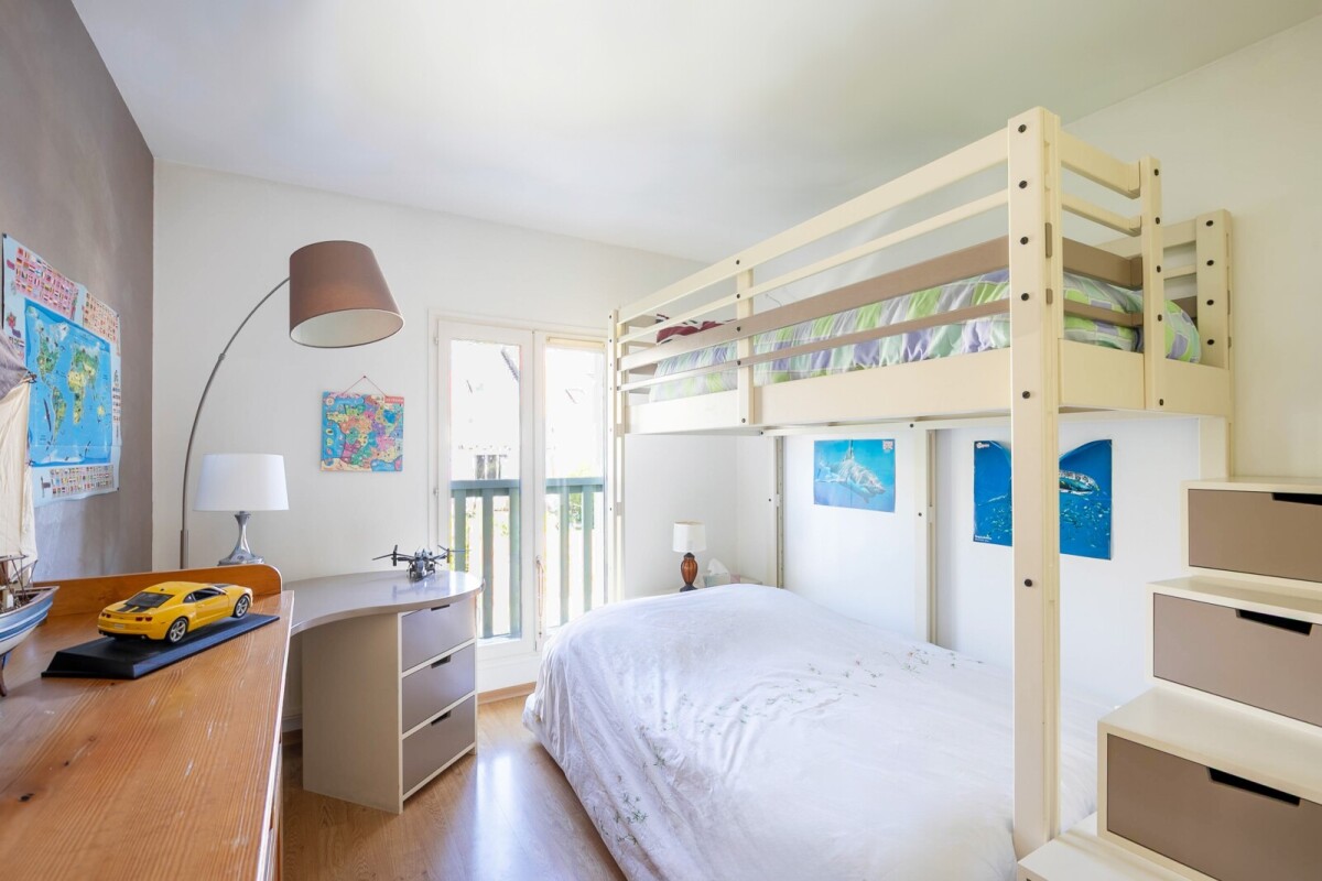 Photo 9 : Maison 6 pièces ,125 m², 4 chambres, à Jouy-le-Moutier