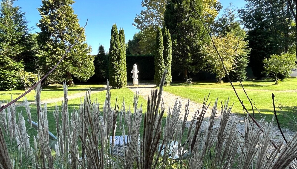 Photo 2 : Propriété - Saint-Marcel - 282m²