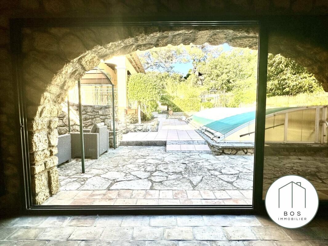 Photo 30 : Villa avec piscine et garage