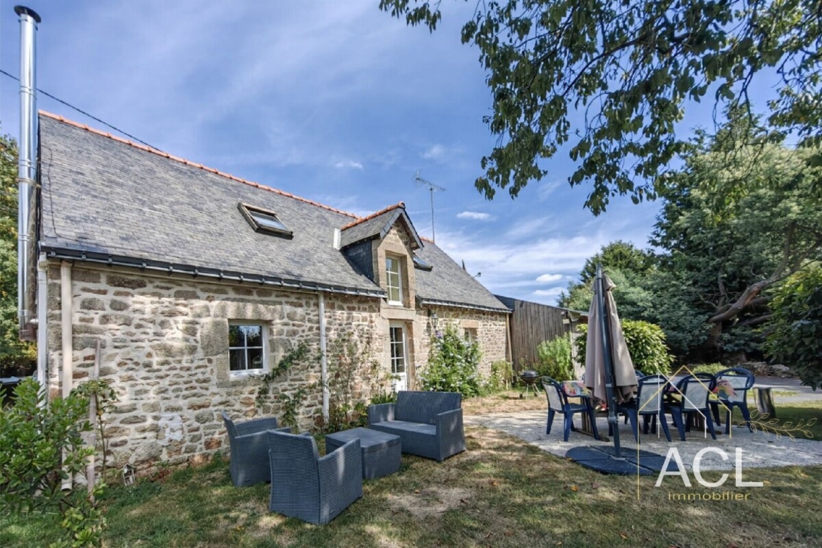 Photo 1 : Ensemble de 5 maisons avec piscine sur 9 000 m² arborés