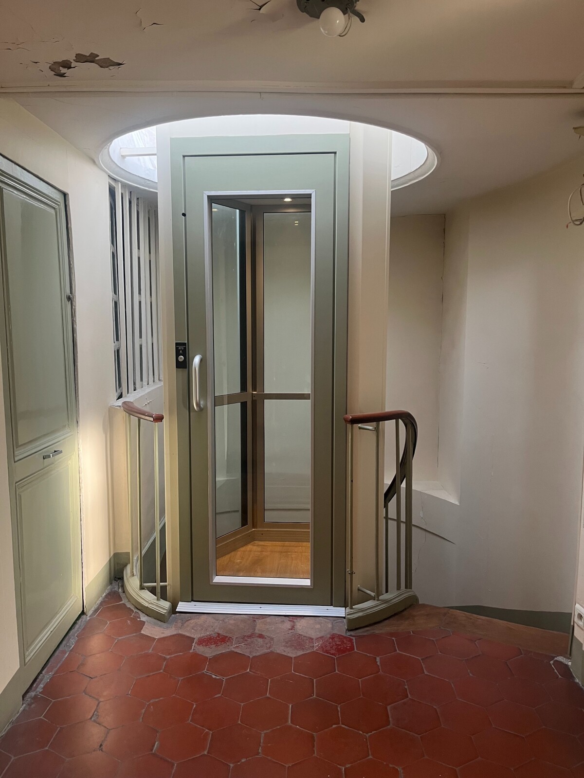 Photo 4 : Chambres de bonnes au pied de Notre Dame - 8,27m2 + 6m2