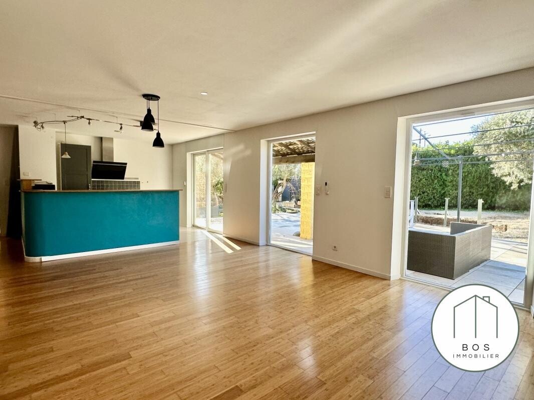 Photo 5 : Villa avec jardin et garage