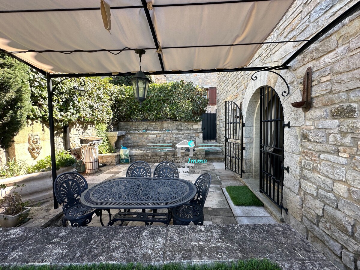 Photo 1 : Maison médiévale en pierre 114m2 5 pièces à Carcès