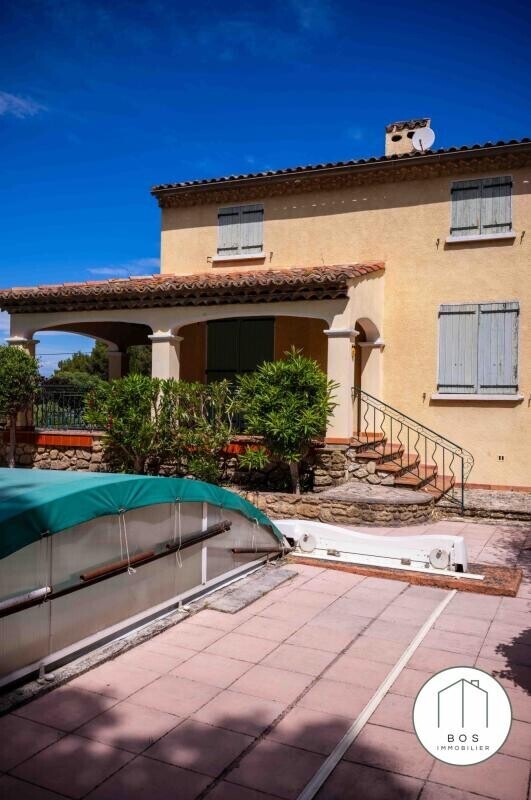 Photo 5 : Villa avec piscine et garage