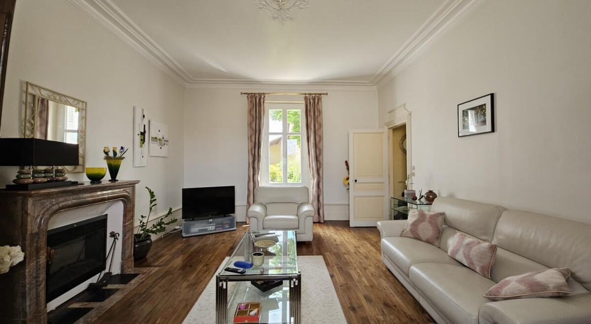 Photo 3 : Charmante maison de famille avec jardin et dépendances
