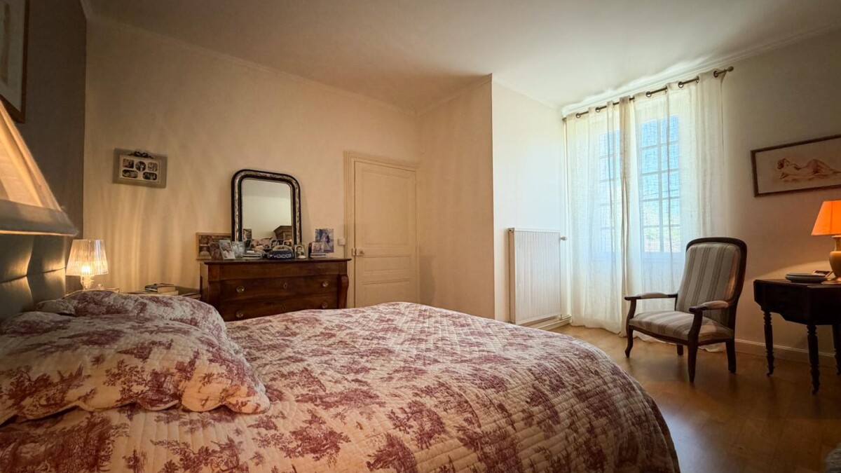 Photo 12 : Maison poitevine de caractère avec piscine et jardin paysage