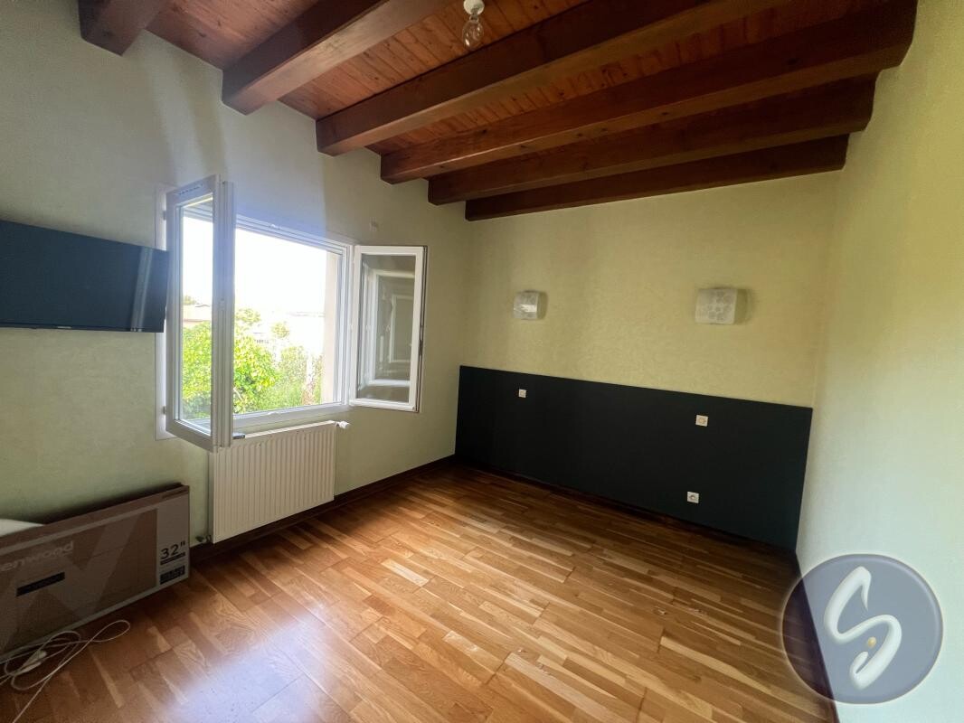 Photo 6 : PLAIN PIED 3 chambres en retrait axe principal