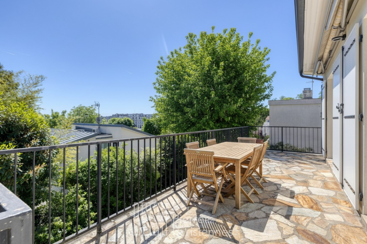Photo 2 : Maison - Suresnes - 300m² - 6 chambres - non mitoyenne