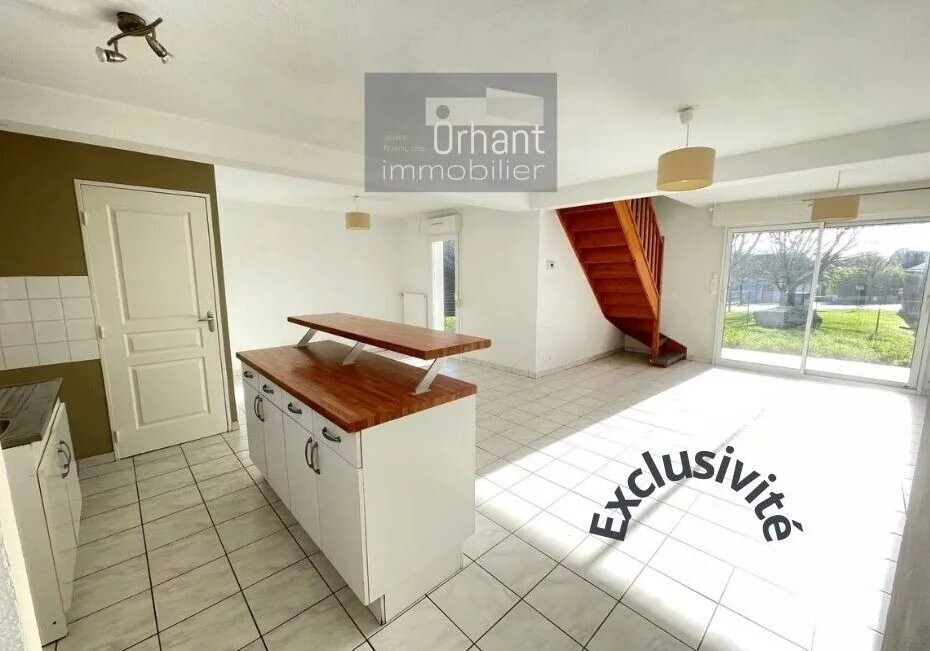 Photo 1 : Maison 2003 - 3 chambres + garage + terrasse et jardin proche bourg – Theix