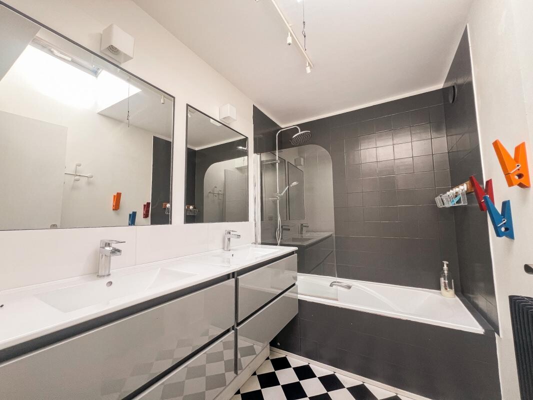 Photo 15 : Rare à Poitiers centre : Maison médiévale avec jardin, pisci