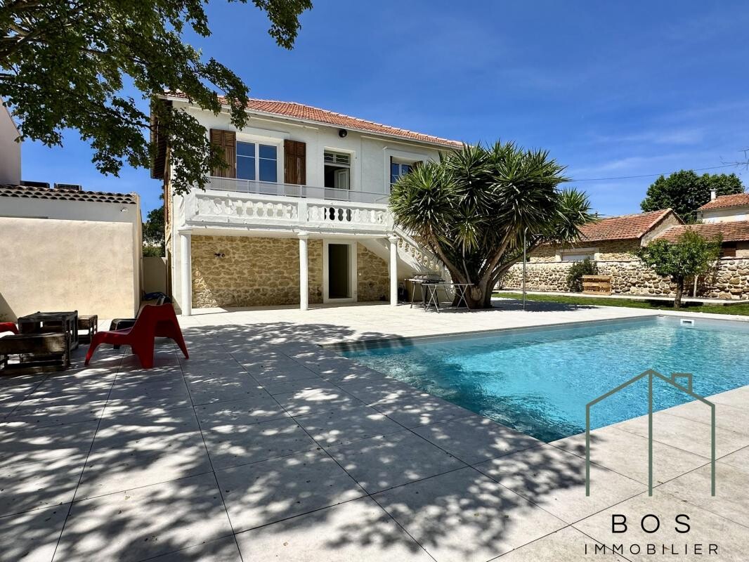 Photo 1 : Maison de ville avec piscine et garage