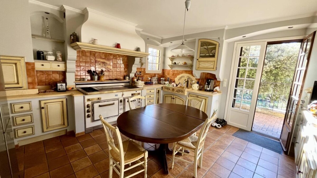 Photo 11 : Bastide de  charme sur les hauteurs de St Antoine à l'Isle sur la Sorgue