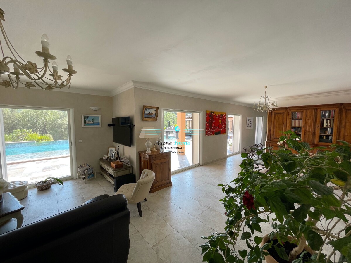 Photo 6 : Villa - Le Thoronet - 307m²