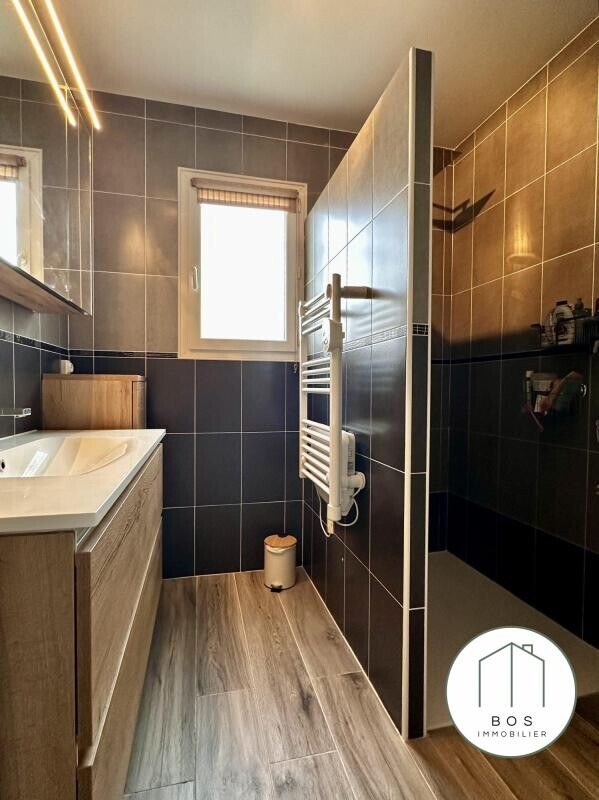 Photo 16 : Maison avec piscine et garage
