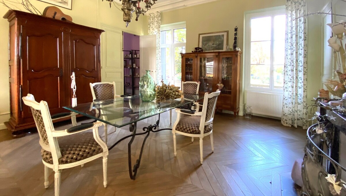 Photo 8 : Propriété - Saint-Marcel - 282m²