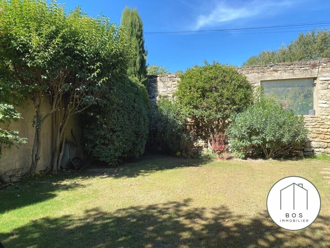 Photo 11 : Bâtisse en pierres avec piscine