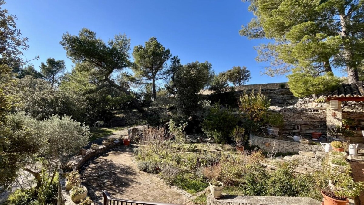 Photo 15 : Bastide de  charme sur les hauteurs de St Antoine à l'Isle sur la Sorgue
