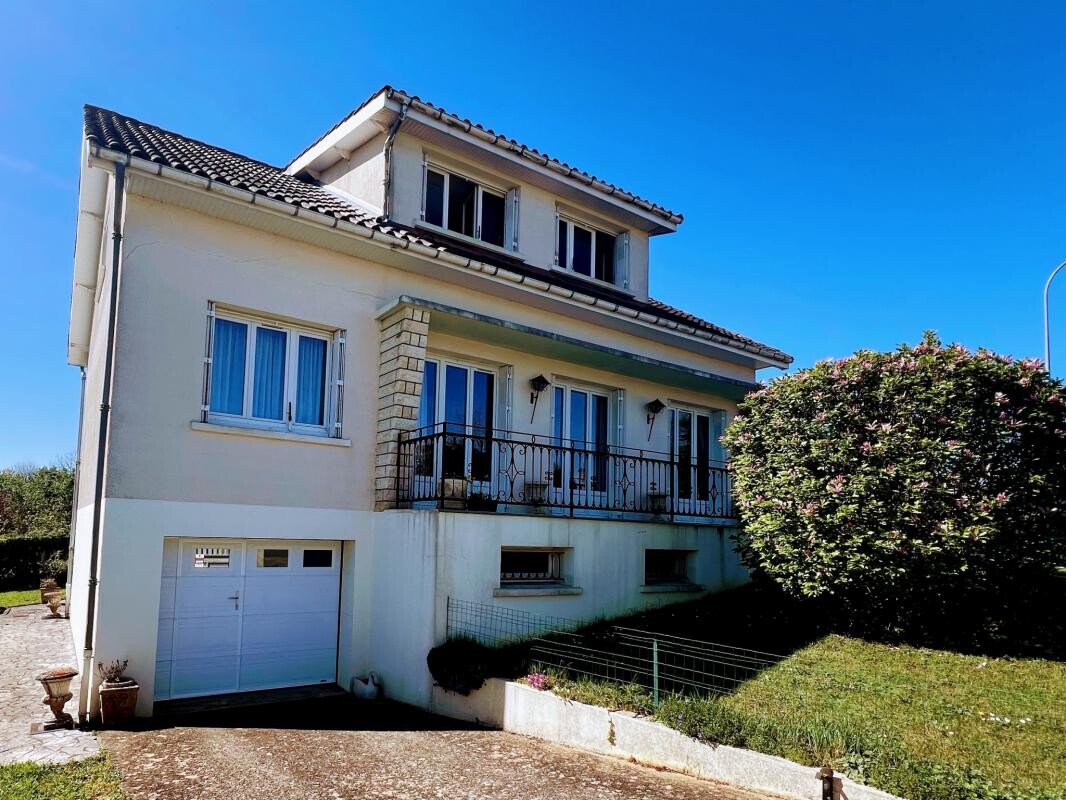 Photo 1 : Maison à beau potentiel à rénover -Ligugé-