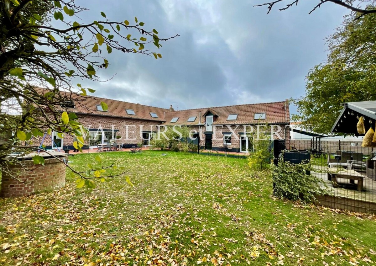 Photo 1 : TB CORPS DE FERME EN L DE 212m²HAB., VASTE JARDIN, GARAGE
