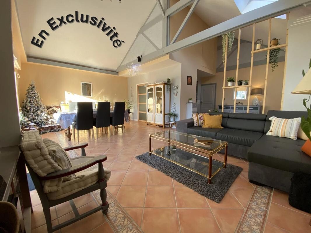 Photo 1 : Maison de charme avec locatifs 206 m² de plain-pied – St Nolff 10 minutes du centre de Vannes