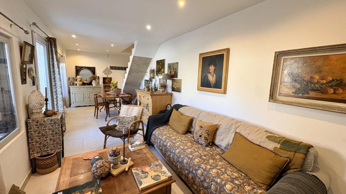 Photo 4 : Maison de charme rénovée avec extérieur, stationnement et jardin au coeur d'Avignon