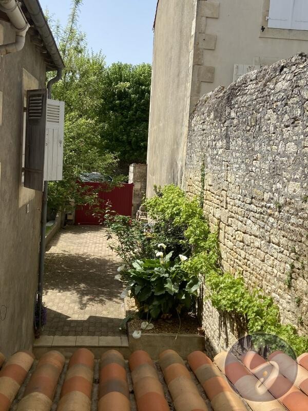 Photo 3 : MAISON DE VILLE AVEC COUR TERRASSE ET STATIONNEMENT