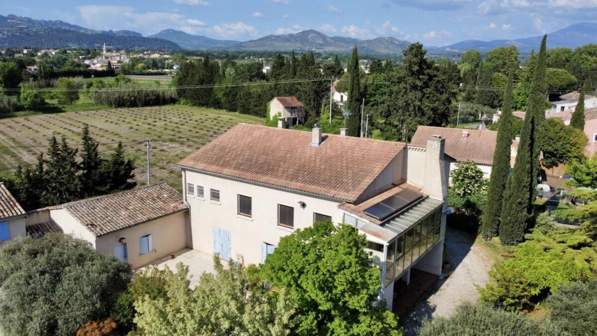 Photo 1 : Villa avec gite et dépendances à Aubignan dans le Vaucluse