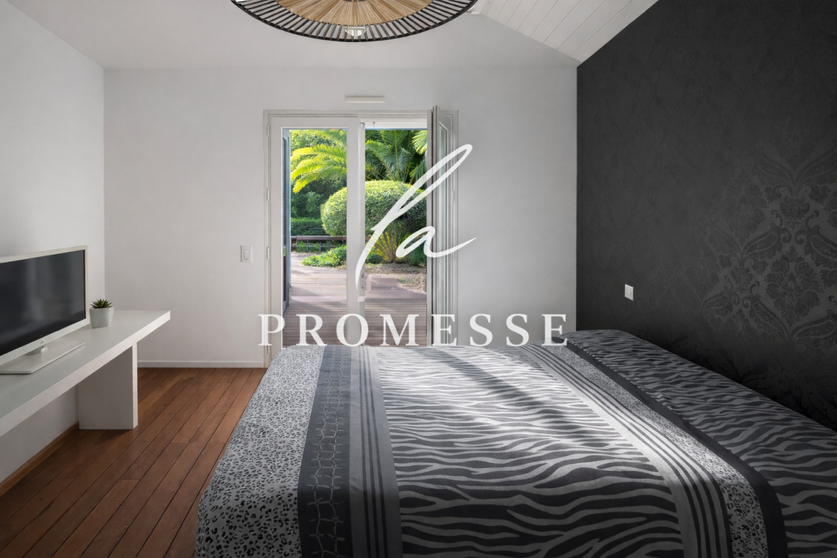 Photo 5 : FAMILY HOUSE - Terrasse & Piscine