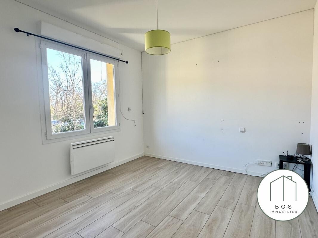 Photo 12 : Villa avec jardin et garage