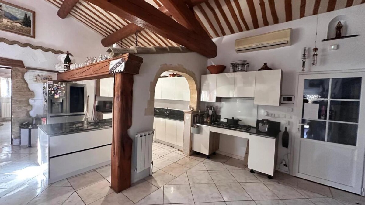 Photo 7 : Villa de plain pied avec appartement et dépendances à Vedène