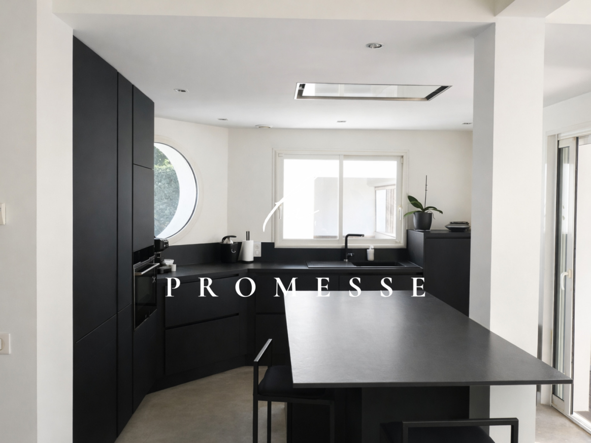 Photo 4 : FAMILY HOUSE - Terrasse & Piscine