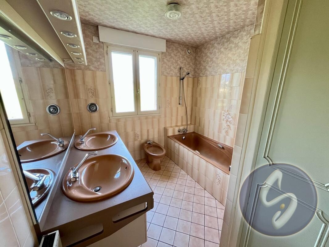 Photo 9 : Maison familiale 177 m² - 5 chambres + 2 bureaux - 1 973 m?