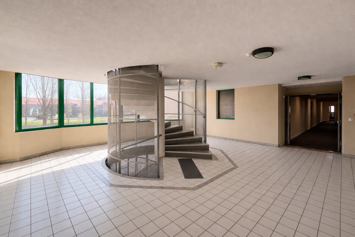 Photo 5 : OPEN SPACE / PLATEAU NEUF – Emplacement stratégique  55 m²