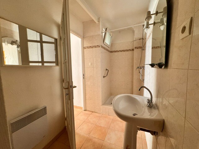 Photo 5 : Appartement  2 pièces  47 m2 LOCATION- L'Escarène