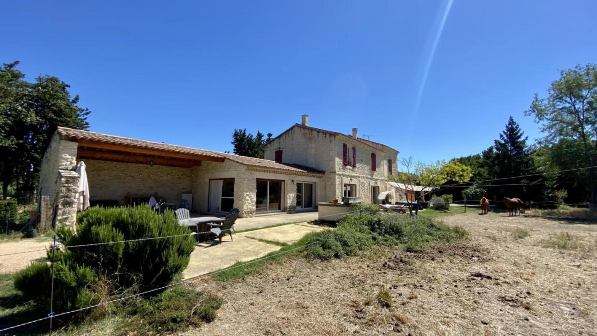 Photo 3 : Mas entièrement rénové aux portes des Alpilles