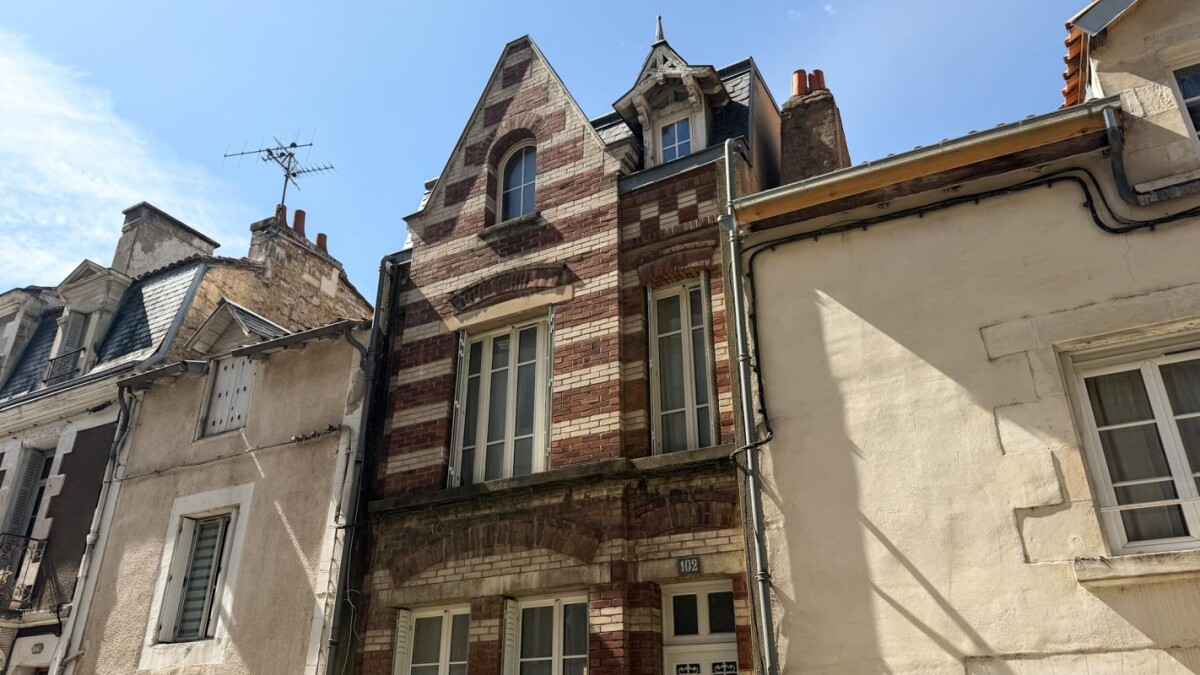 Photo 1 : Maison de charme en centre ville avec garage et studio loué