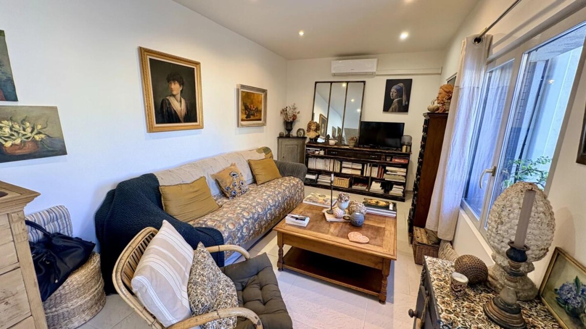 Photo 5 : Maison de charme rénovée avec extérieur, stationnement et jardin au coeur d'Avignon