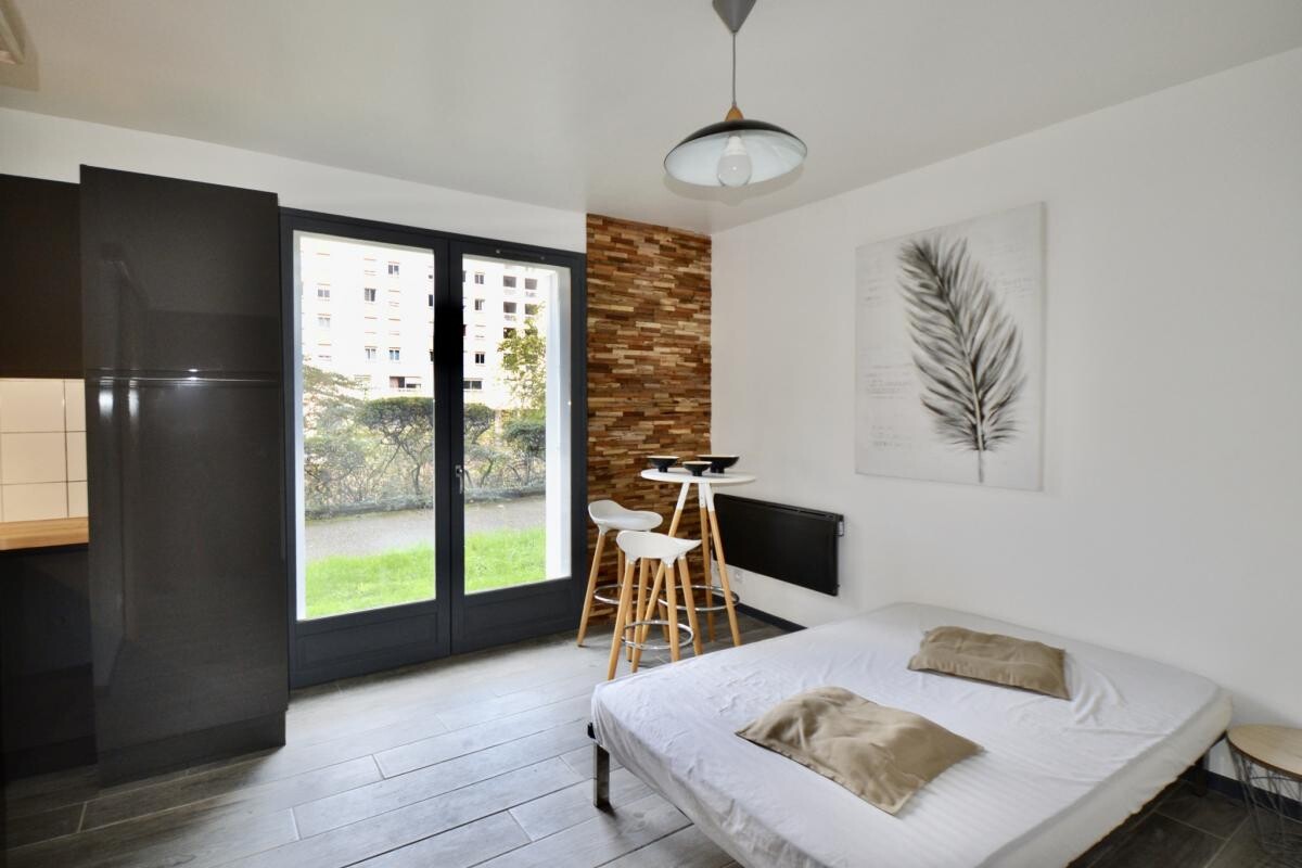 Photo 3 : STUDIO RÉNOVÉ