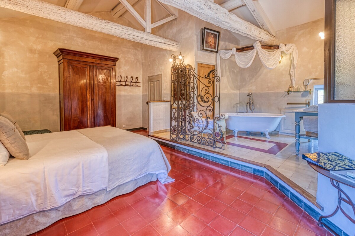 Photo 6 : Propriété - Orange - 710m²