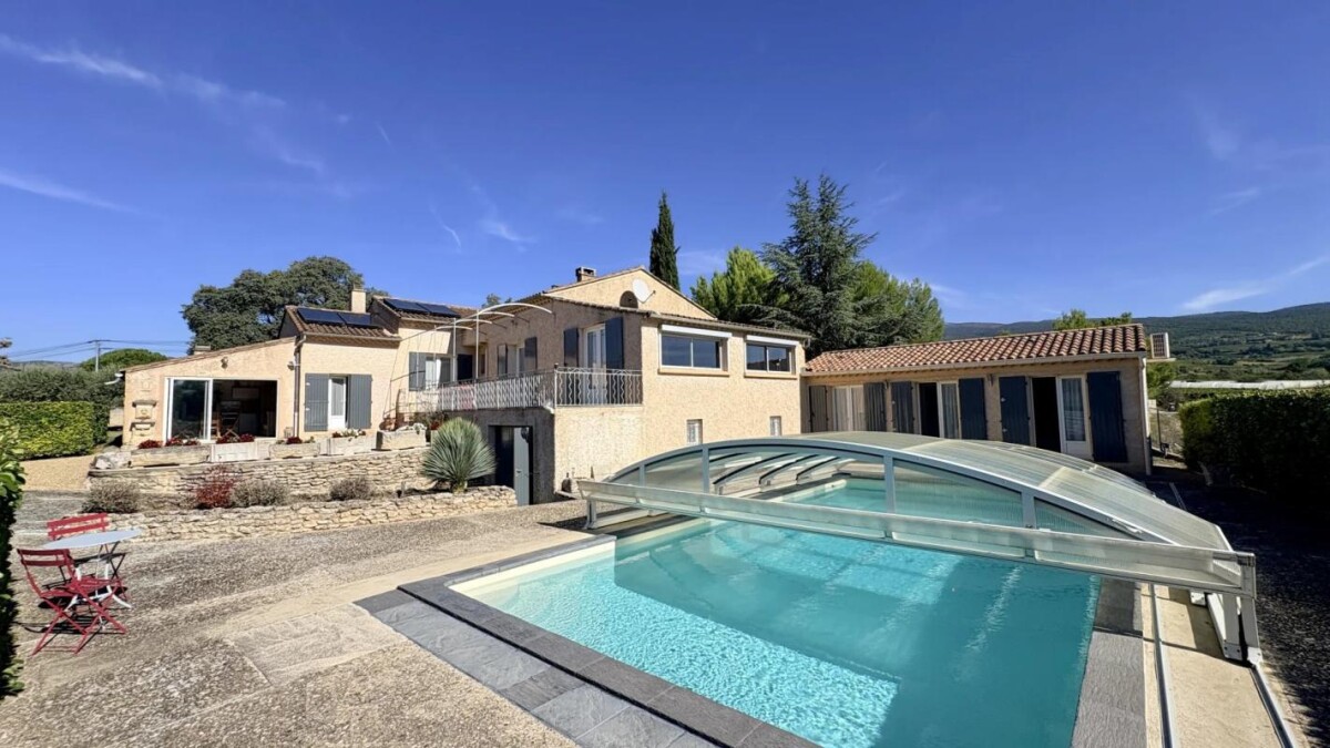 Photo 3 : Propriété de charme et qualité avec 5 chambres au pied du Ventoux