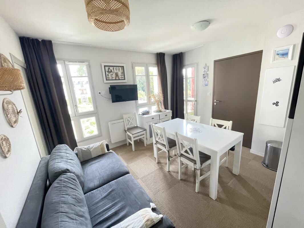 Photo 2 : T2 + cabine 34 m² avec balcon – Dans un Château avec piscine - Baden