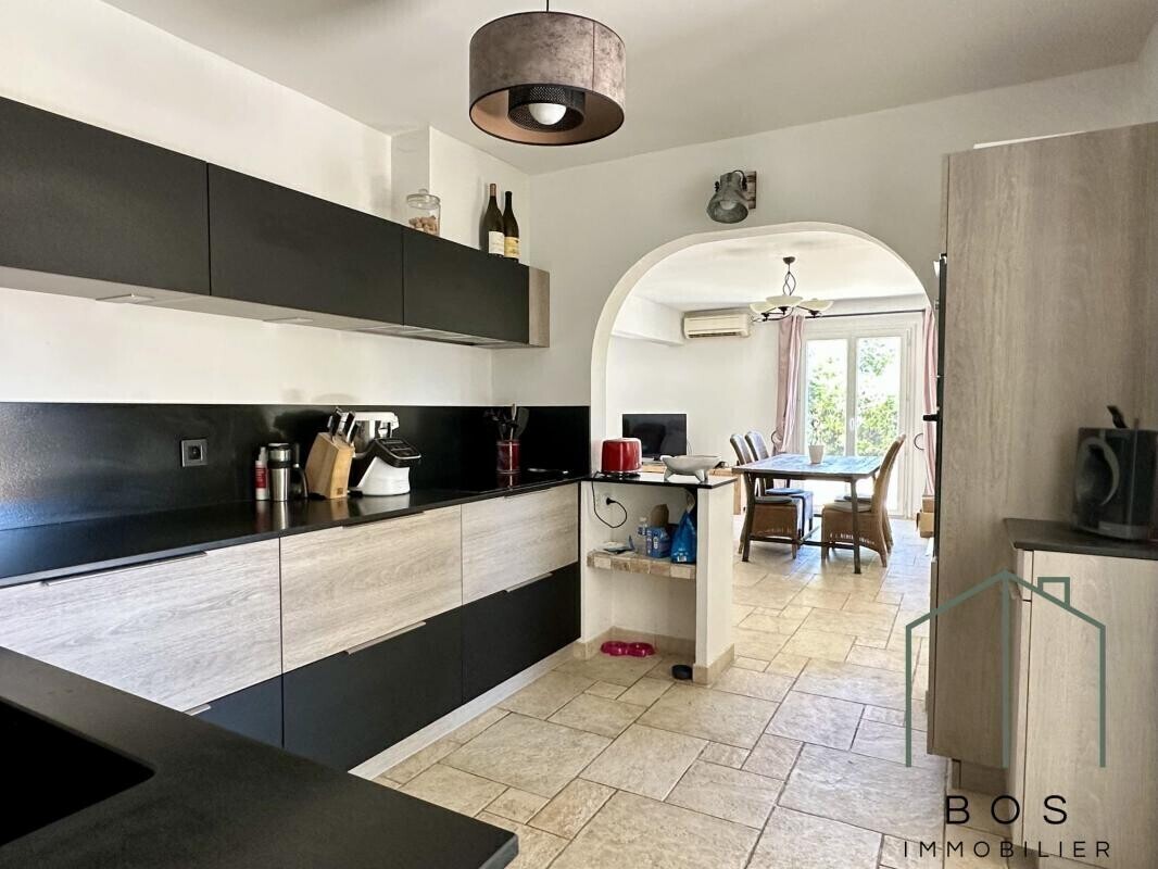 Photo 9 : Villa de plain pied avec jardin