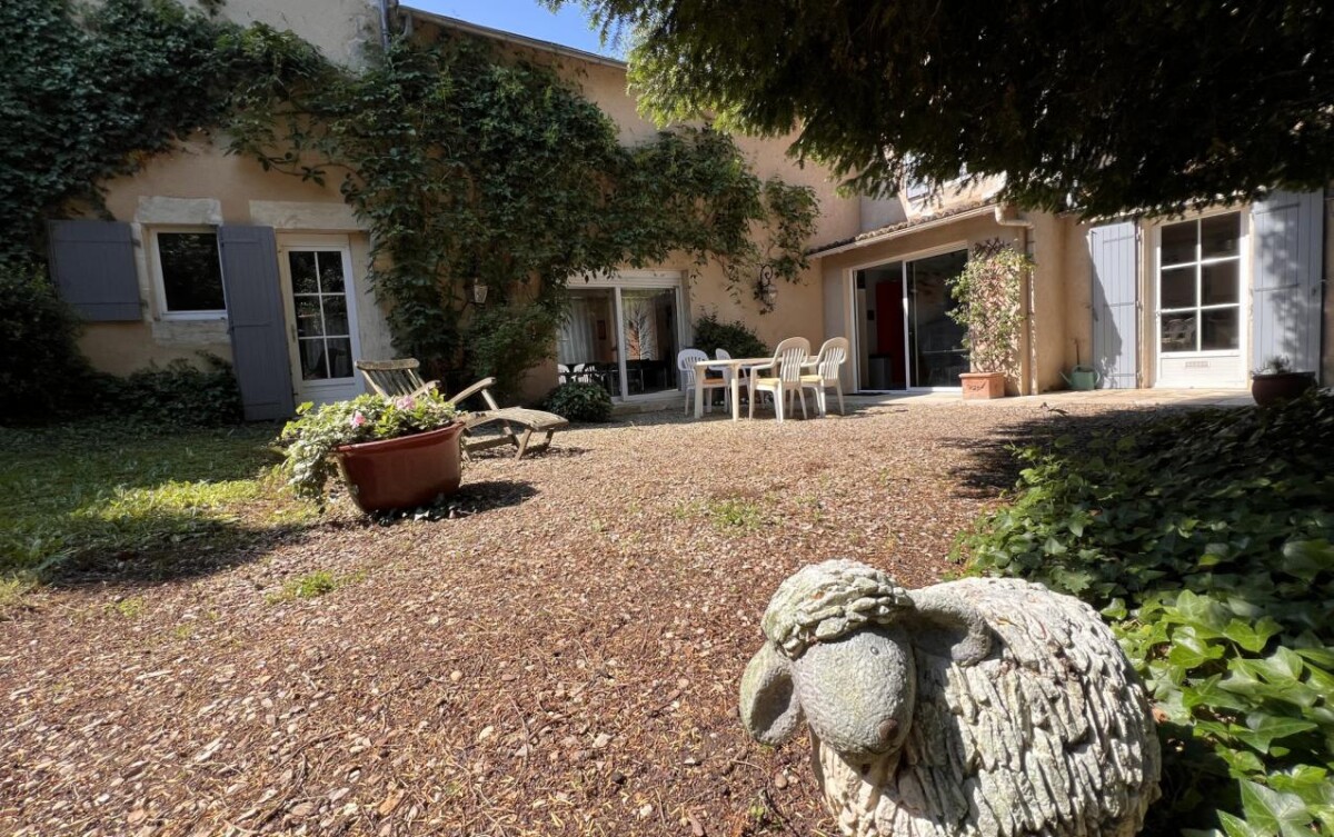 Photo 2 : Poitiers - quartiers promenade des Cours