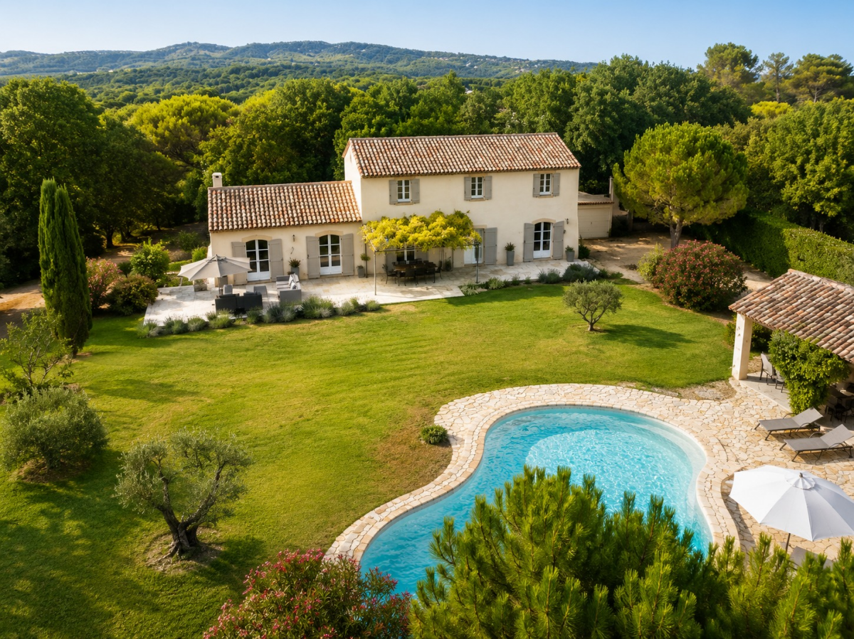 Photo 1 : Maison - Rognes - 250m²