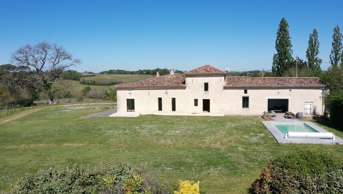 Photo 3 : Entre-deux-Mers, maison ancienne rénovée avec vue dominante