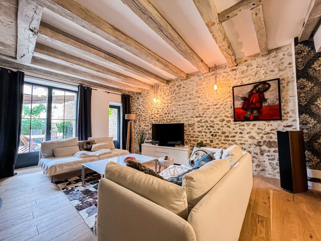 Photo 9 : OFF-MARKET Maison de charme en centre ville avec piscine et