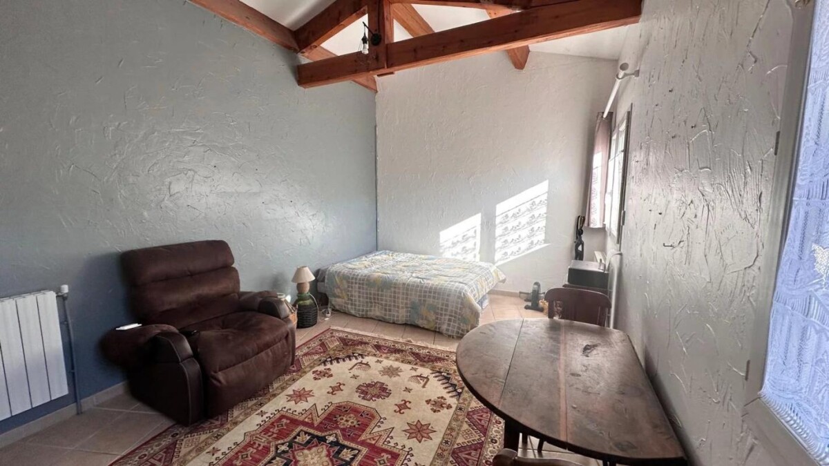 Photo 15 : Villa de plain pied avec appartement et dépendances à Vedène