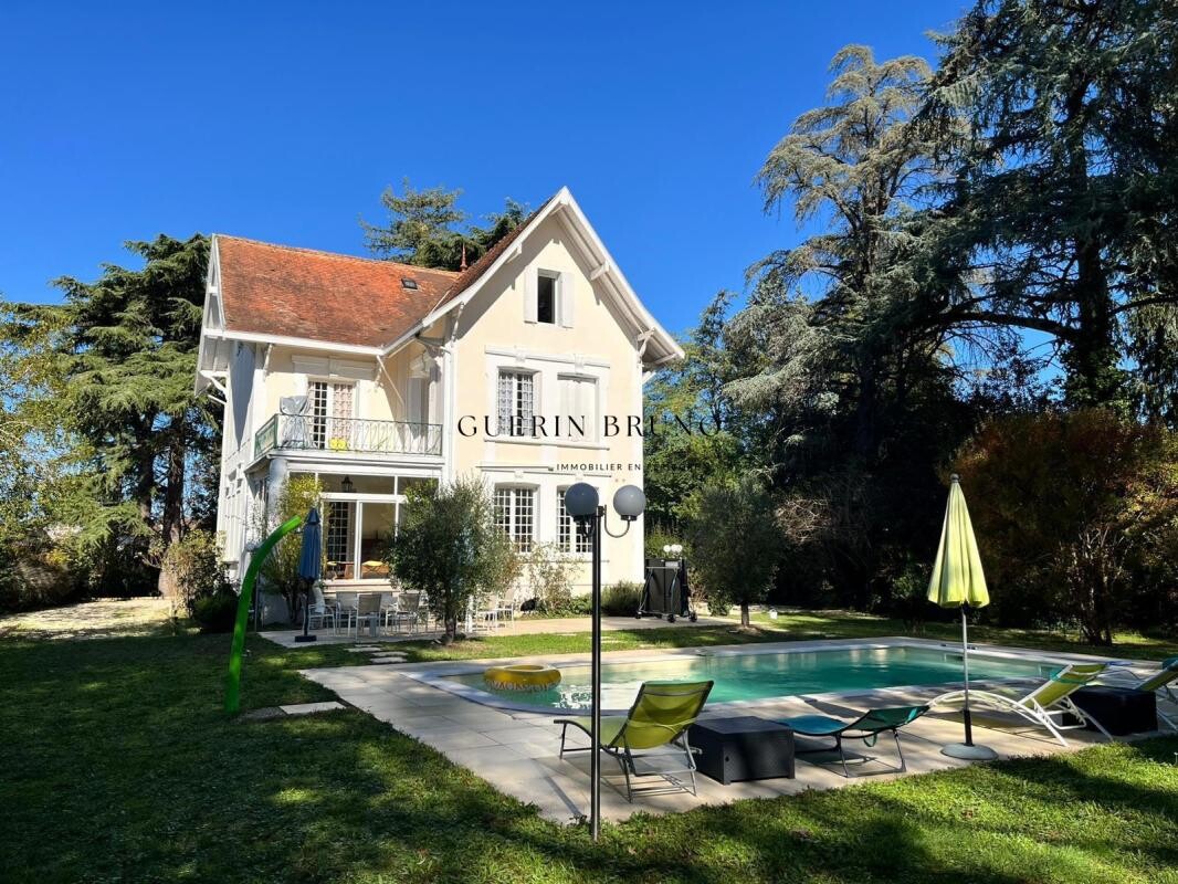 Photo 2 : Villa centre ville avec piscine